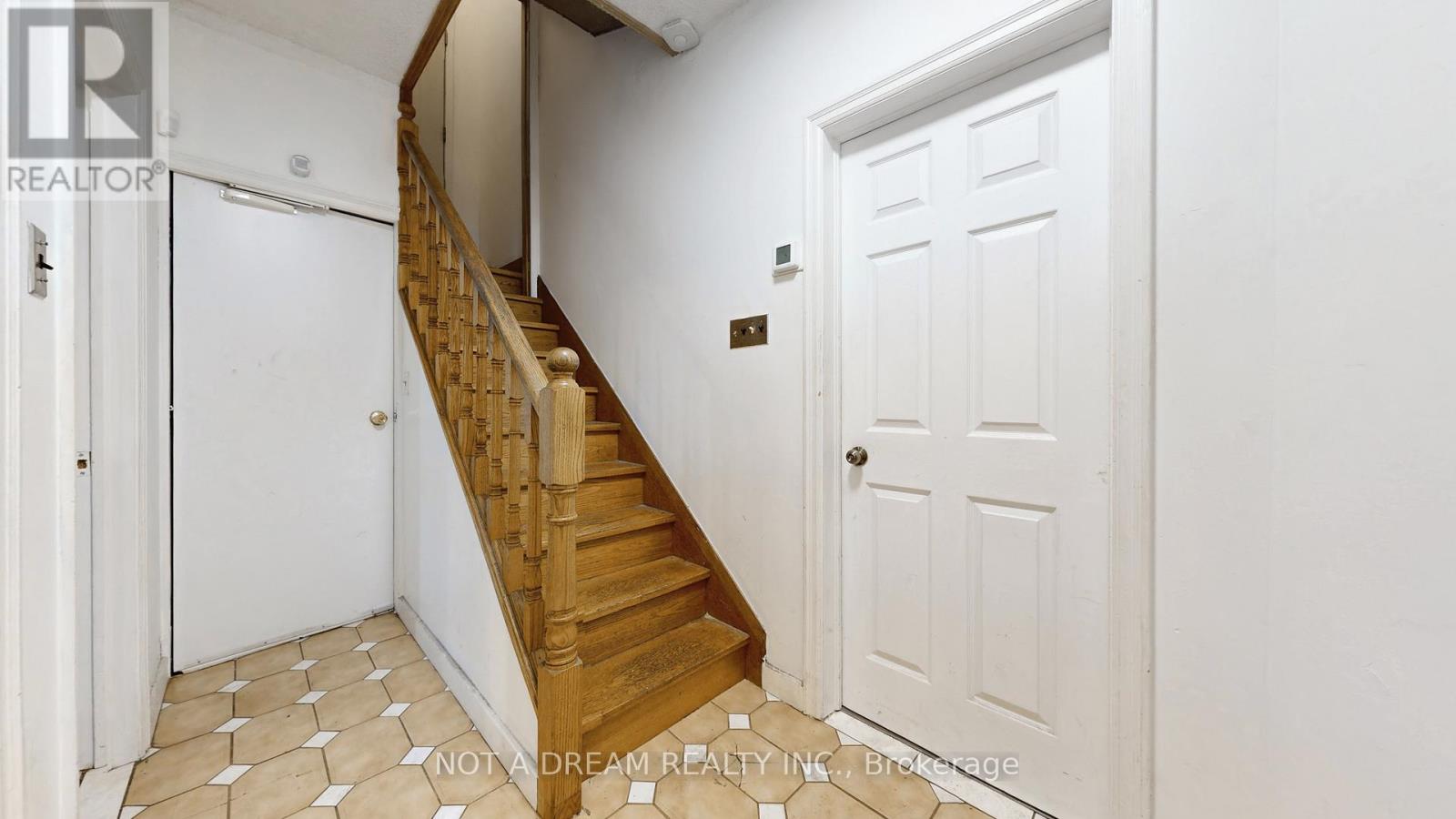 415 Crawford Street, Toronto, Ontario  M6G 3J7 - Photo 18 - C12632408