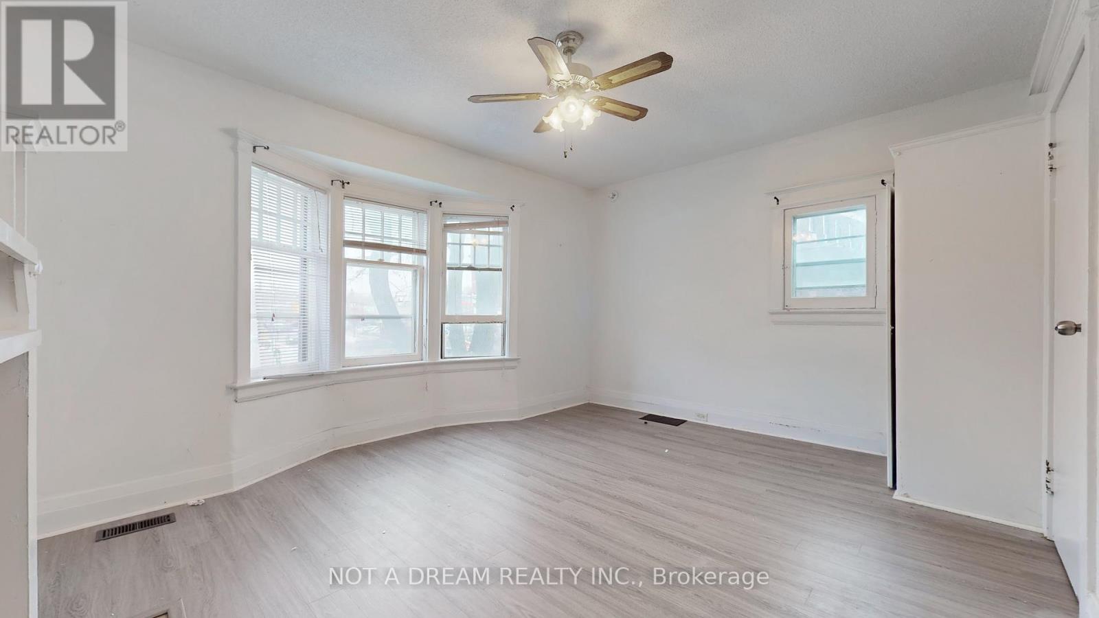 415 Crawford Street, Toronto, Ontario  M6G 3J7 - Photo 21 - C12632408