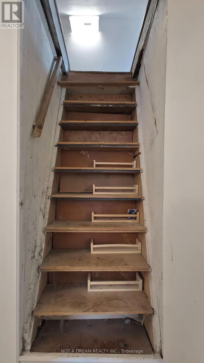 415 Crawford Street, Toronto, Ontario  M6G 3J7 - Photo 37 - C12632408