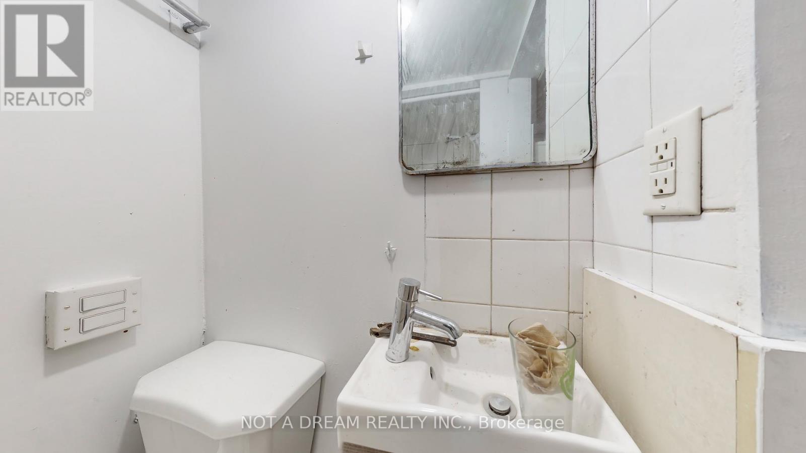 415 Crawford Street, Toronto, Ontario  M6G 3J7 - Photo 43 - C12632408