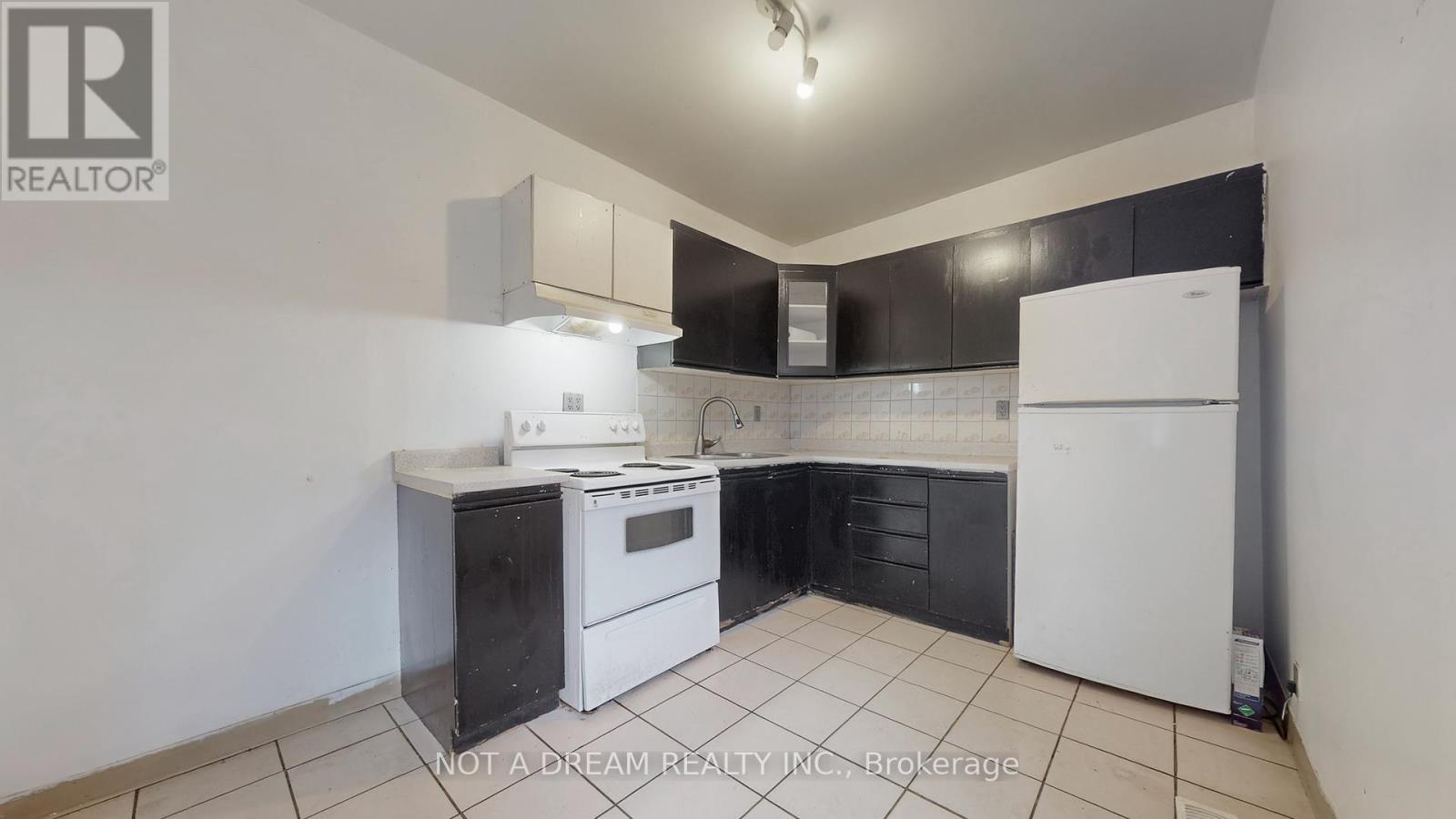 415 Crawford Street, Toronto, Ontario  M6G 3J7 - Photo 9 - C12632408