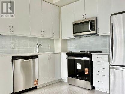 <div class="slider-price">$2,280 Monthly</div><p>2225 - 275 Village Green Square, Toronto, Ontario</p>