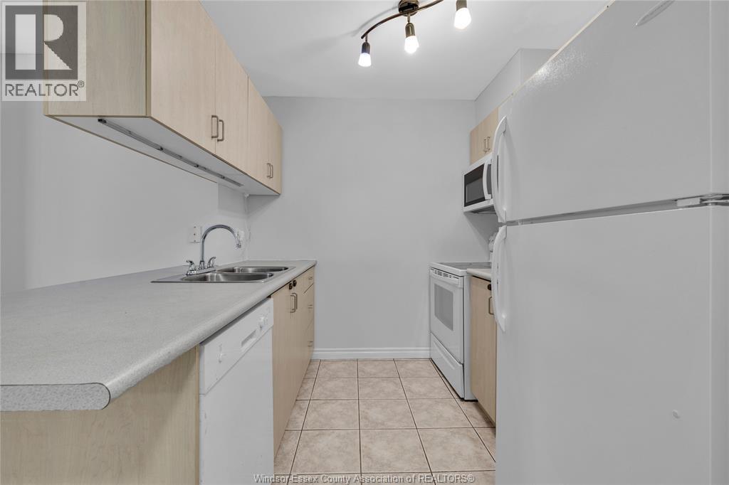 114-1390 Lauzon Road Unit# 14, Windsor, Ontario N8S 3N1 - Photo 3 - 25031726