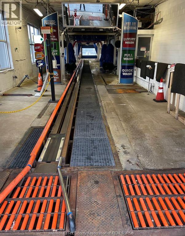 92 Erie ..., Windsor, Ontario N9A 3W6 - Photo 5 - 25031487
