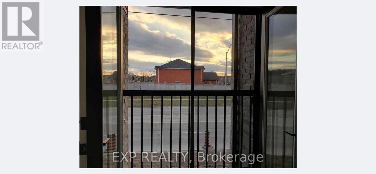 19 Fairlane Avenue, Barrie (Painswick South), Ontario  L9J 0N1 - Photo 3 - S12636274