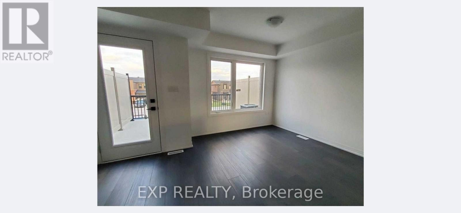 19 Fairlane Avenue, Barrie (Painswick South), Ontario  L9J 0N1 - Photo 4 - S12636274