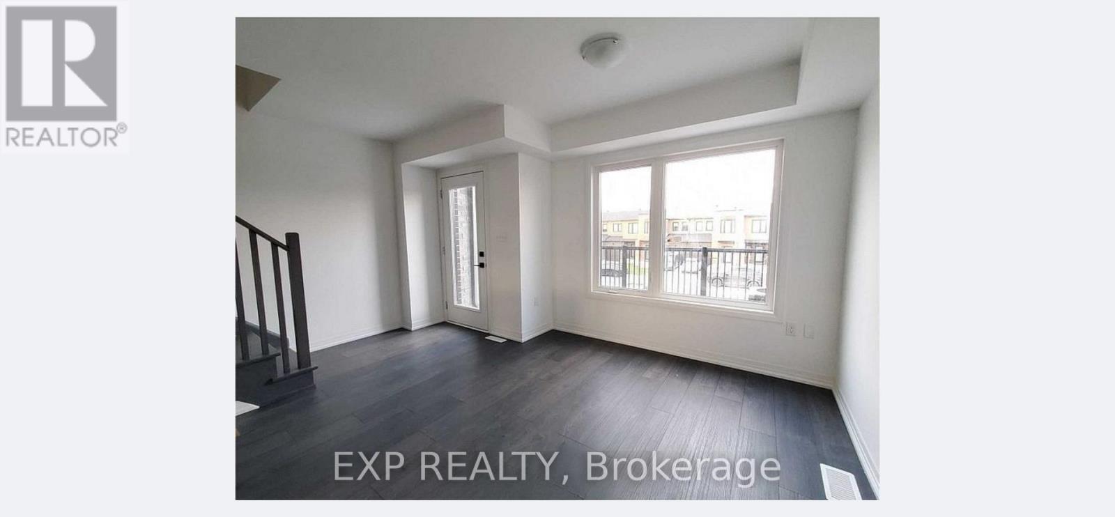 19 Fairlane Avenue, Barrie (Painswick South), Ontario  L9J 0N1 - Photo 5 - S12636274