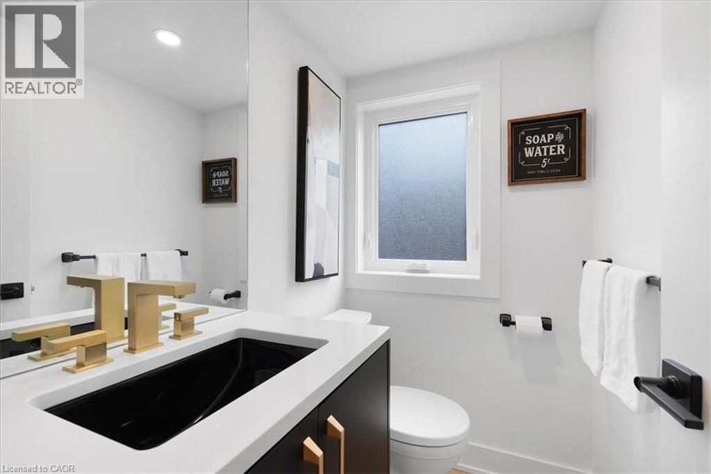 94 West 32nd Street, Hamilton, Ontario  L9C 5G9 - Photo 13 - 40742498