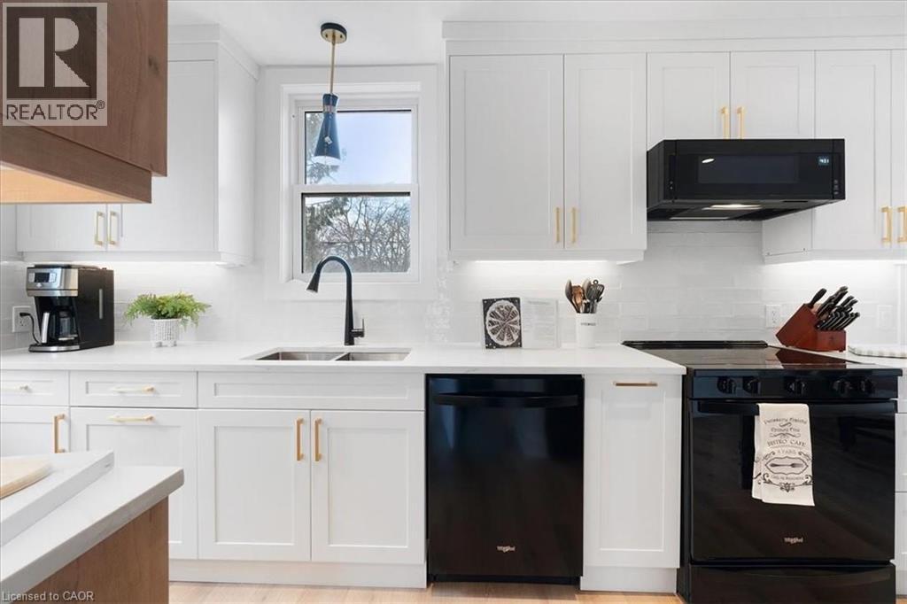 94 West 32nd Street, Hamilton, Ontario  L9C 5G9 - Photo 8 - 40742787