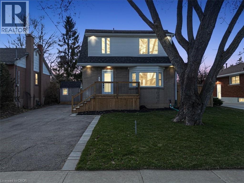 94 West 32nd Street, Hamilton, Ontario  L9C 5G9 - Photo 2 - 40742787