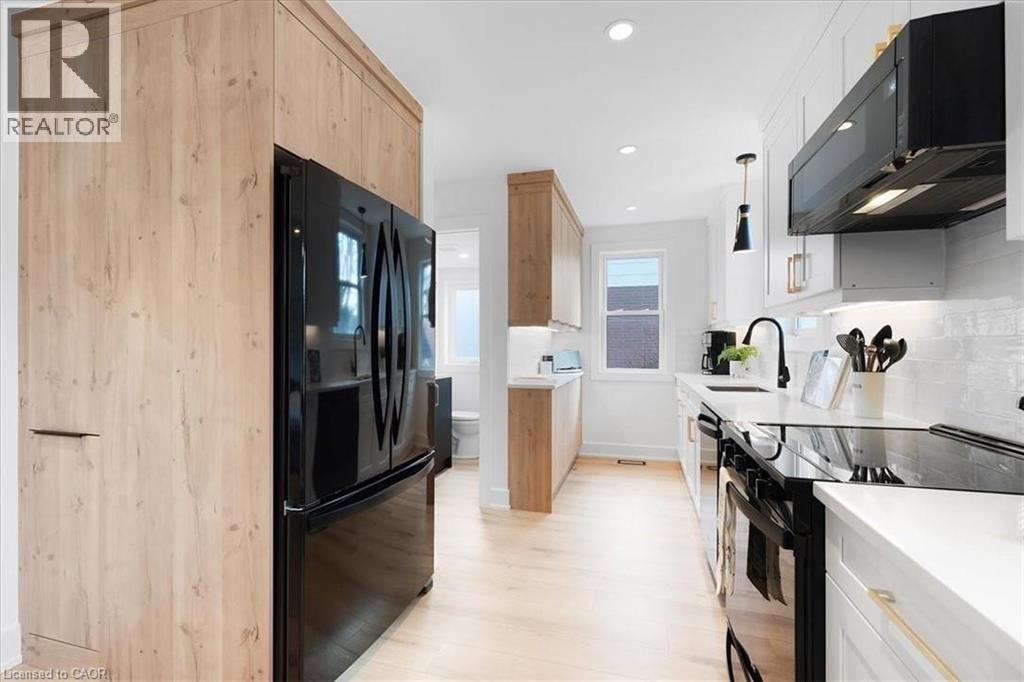 94 West 32nd Street, Hamilton, Ontario  L9C 5G9 - Photo 9 - 40742787