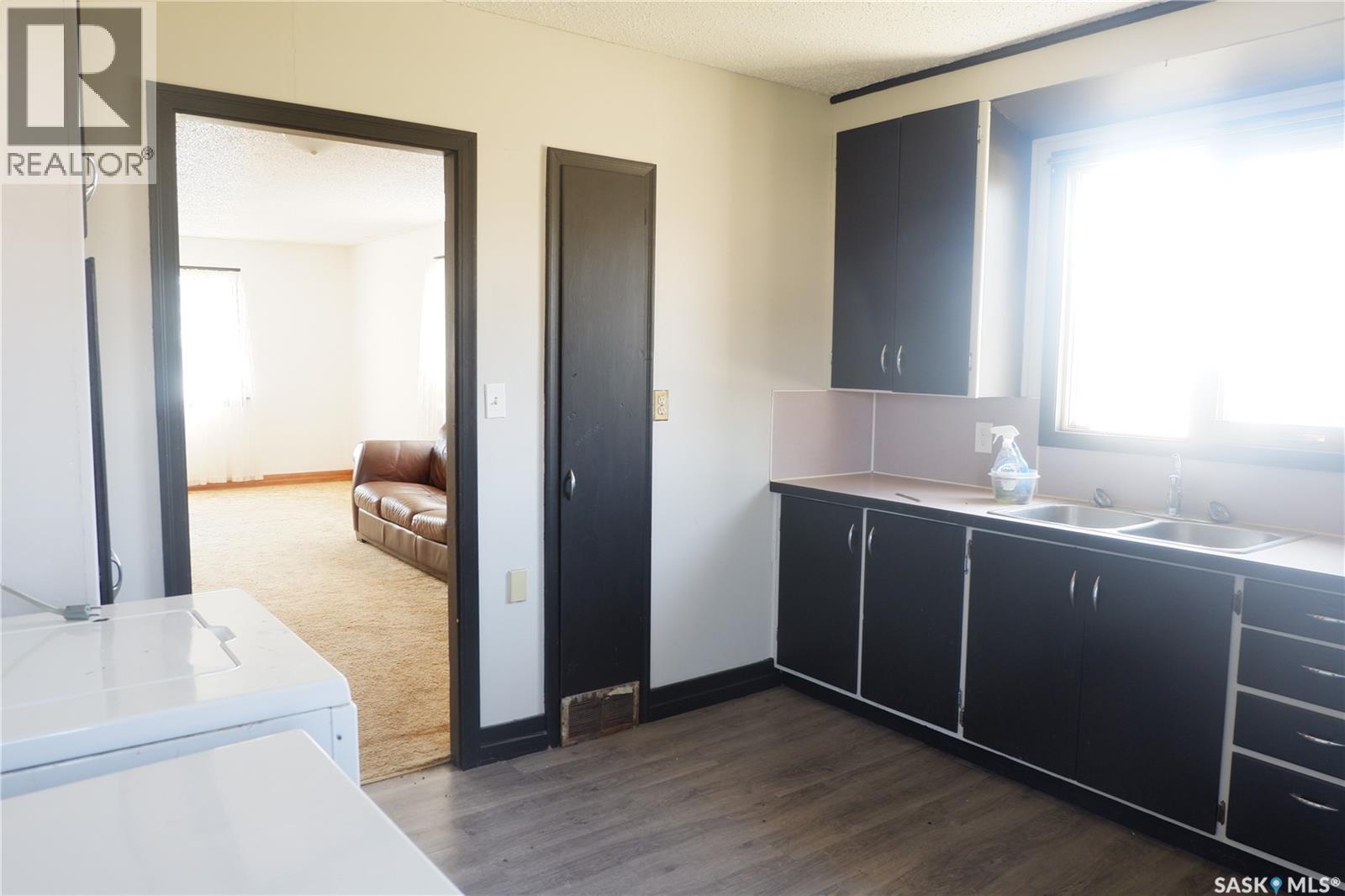 102 Dominion Avenue, Kincaid, Saskatchewan  S0H 2J0 - Photo 4 - SK025657