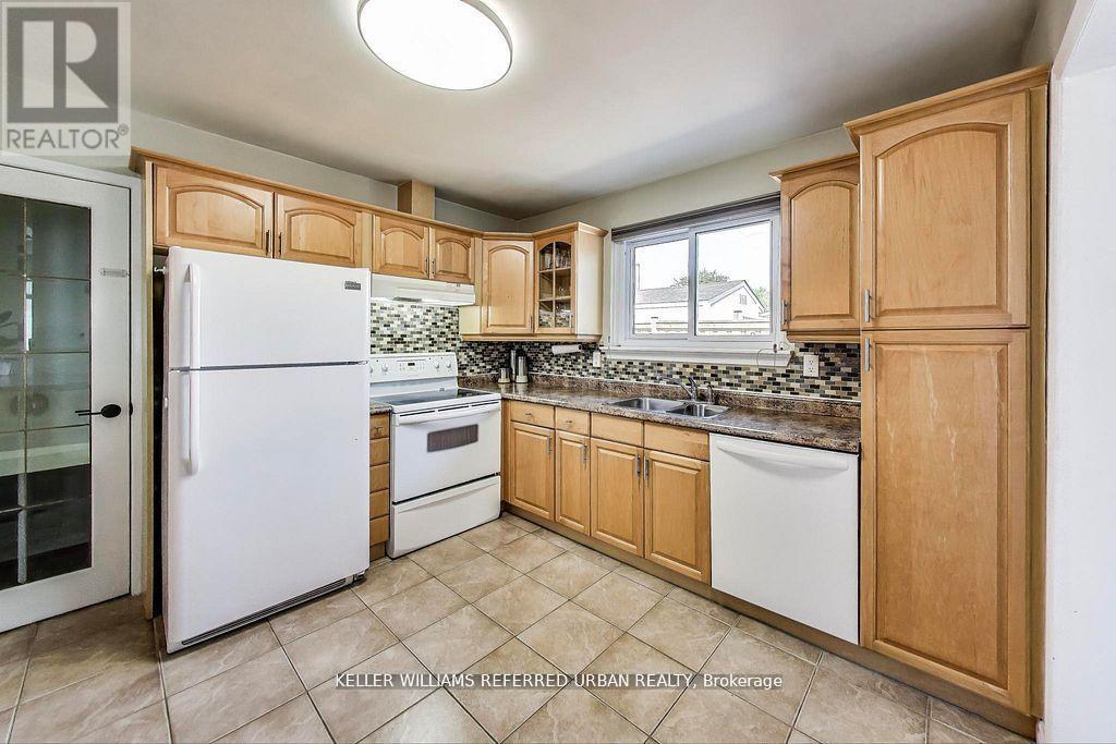 116 Fallingdale Crescent, Brampton, Ontario  L6T 3J6 - Photo 12 - W12636228