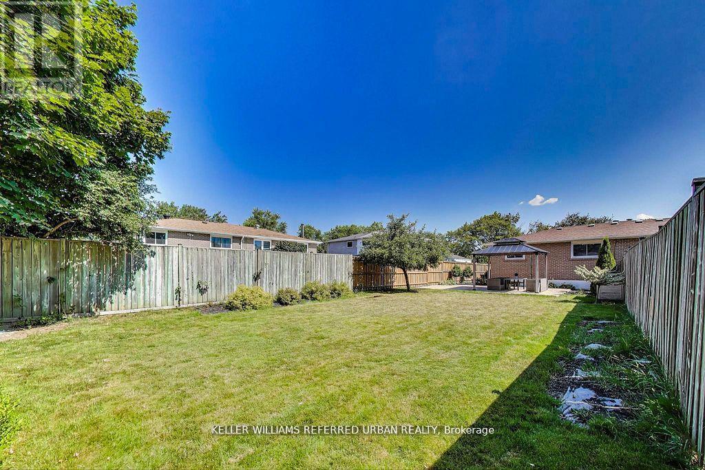 116 Fallingdale Crescent, Brampton, Ontario  L6T 3J6 - Photo 37 - W12636228