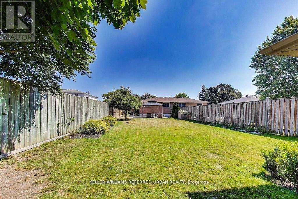 116 Fallingdale Crescent, Brampton, Ontario  L6T 3J6 - Photo 38 - W12636228