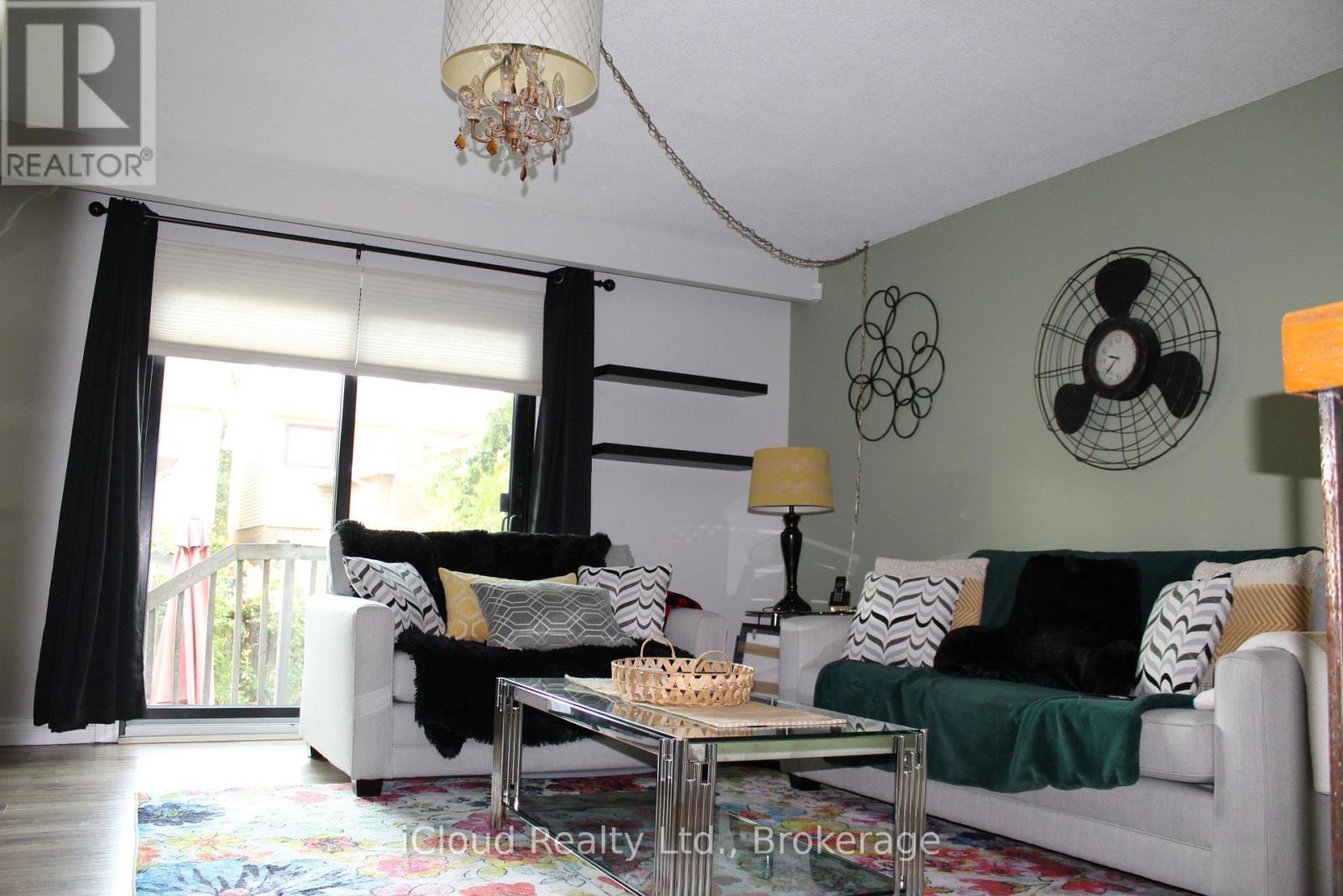 42 Lindridge Avenue, Brampton, Ontario  L6S 3X1 - Photo 2 - W12636256