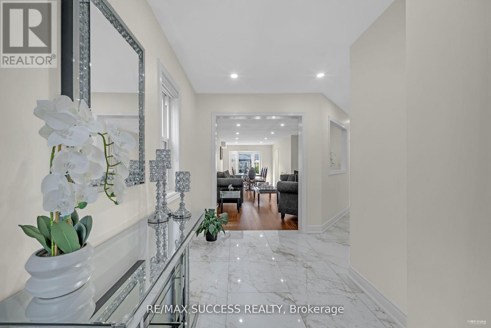 63 Blue Spruce Street, Brampton (Sandringham-Wellington), Ontario  L6R 1C4 - Photo 10 - W12636262