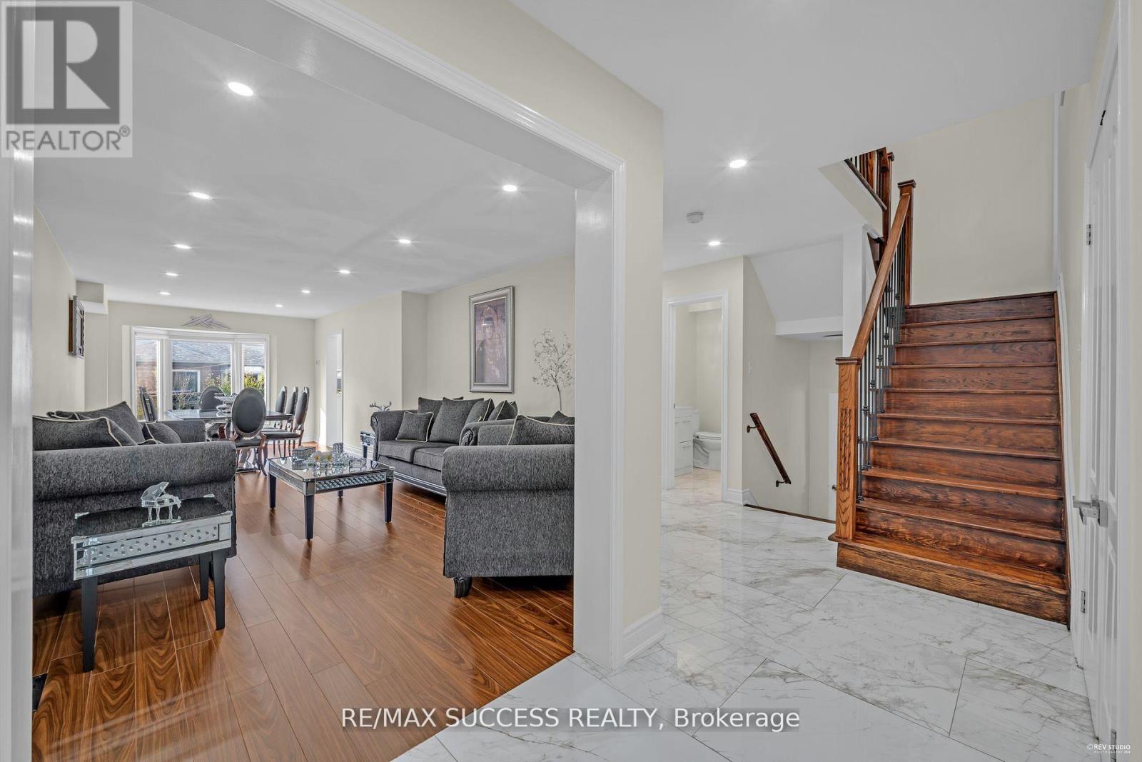 63 Blue Spruce Street, Brampton (Sandringham-Wellington), Ontario  L6R 1C4 - Photo 12 - W12636262