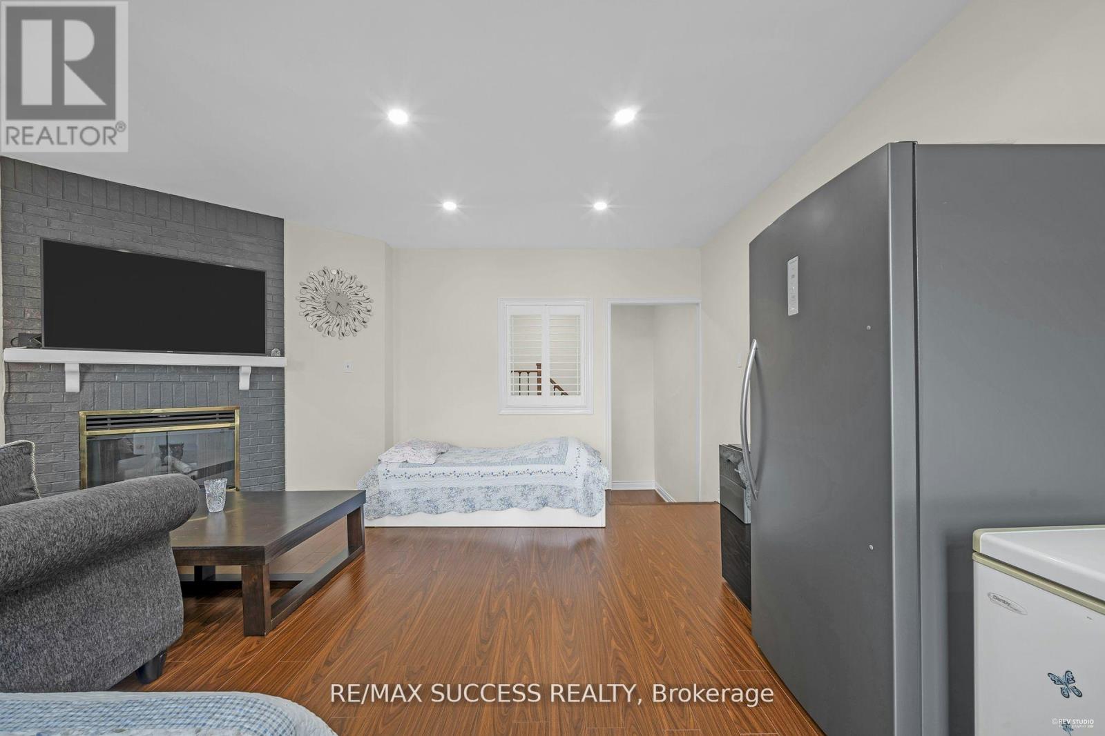 63 Blue Spruce Street, Brampton (Sandringham-Wellington), Ontario  L6R 1C4 - Photo 32 - W12636262