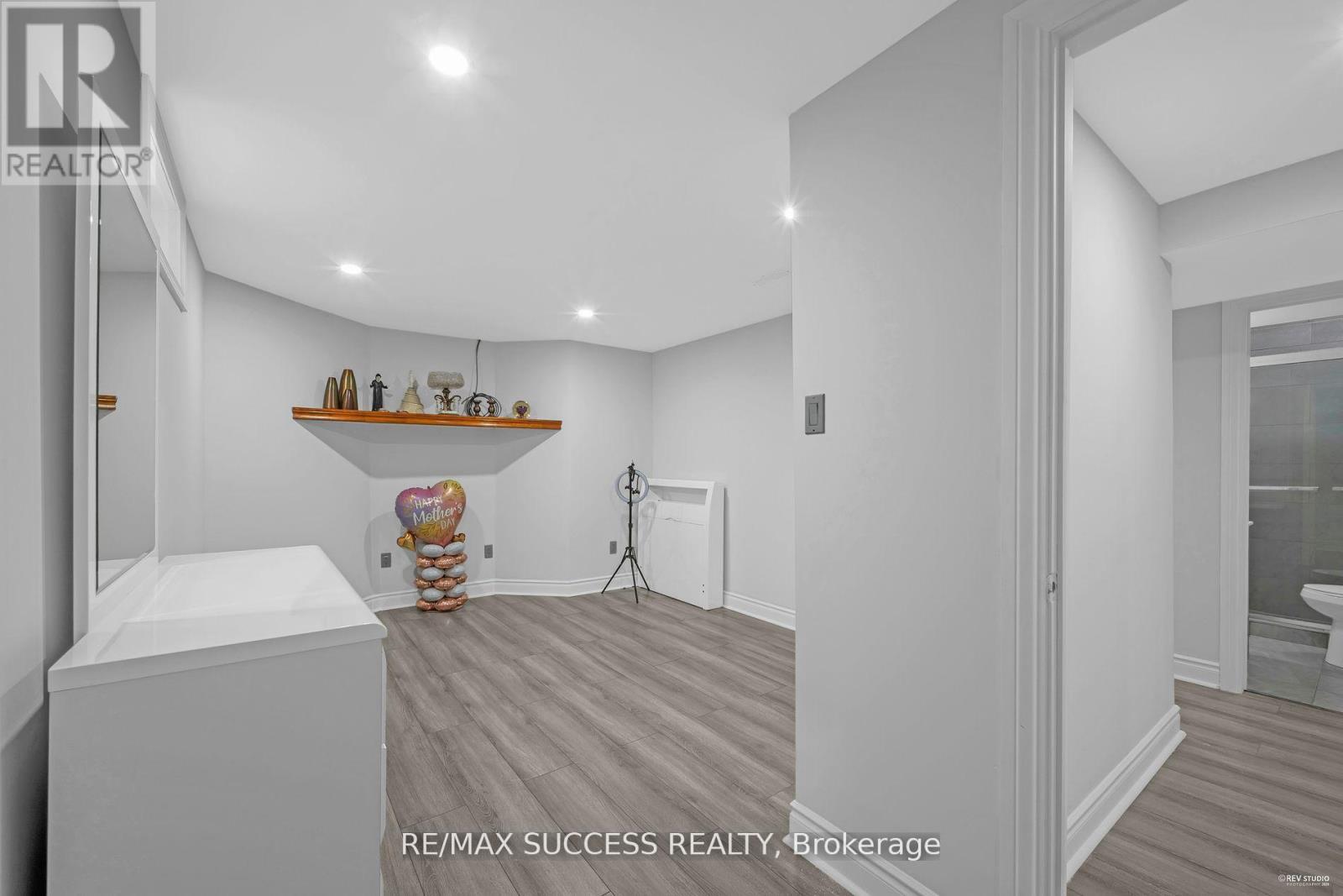 63 Blue Spruce Street, Brampton (Sandringham-Wellington), Ontario  L6R 1C4 - Photo 4 - W12636262