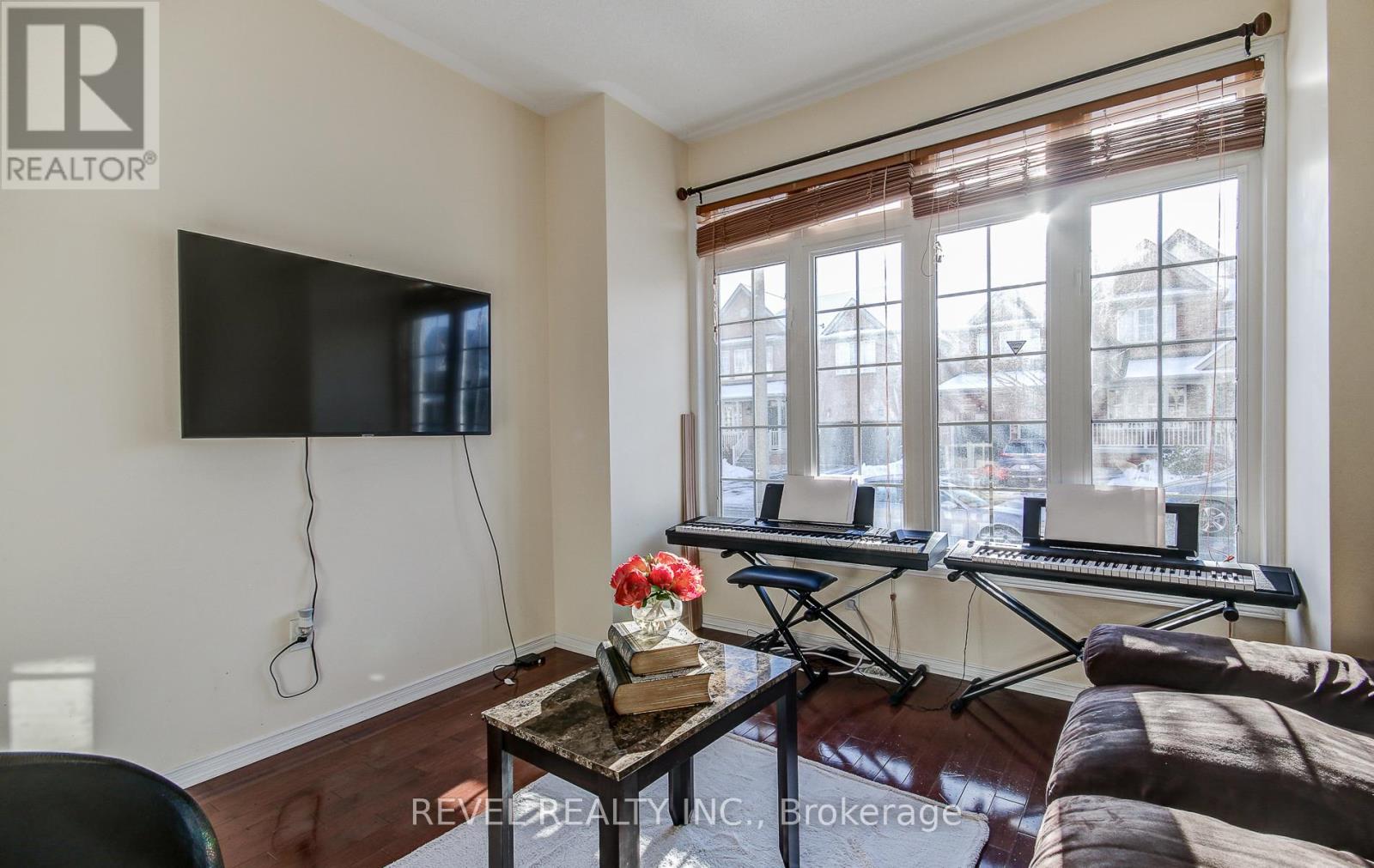 5 Treegrove Crescent, Brampton, Ontario  L7A 3X8 - Photo 5 - W12636294