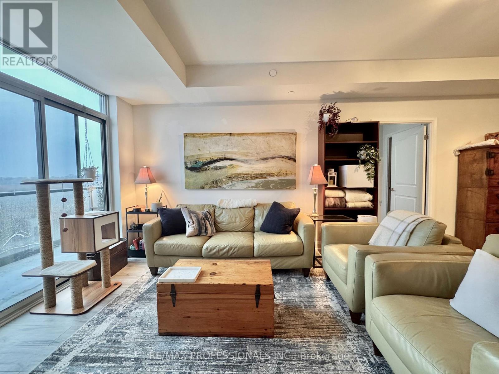 506 - 35 Fontenay Court, Toronto, Ontario  M9A 0E2 - Photo 3 - W12636296