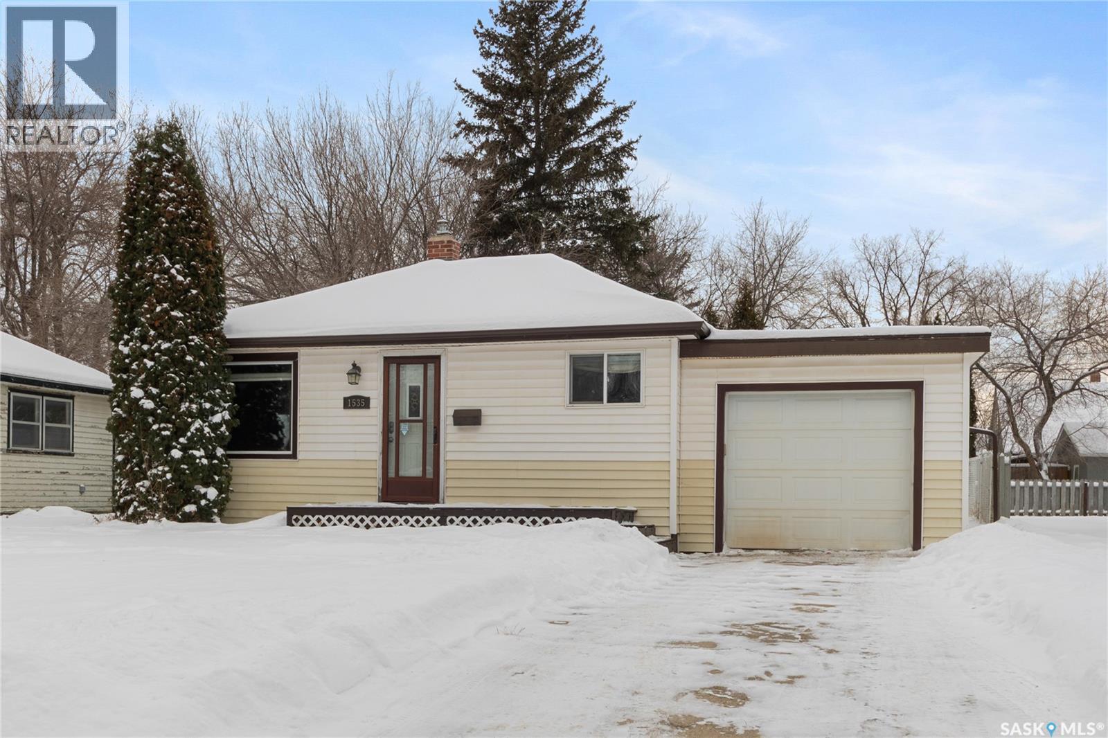 1535 2nd Avenue N, Saskatoon, Saskatchewan  S7K 2E9 - Photo 2 - SK025687