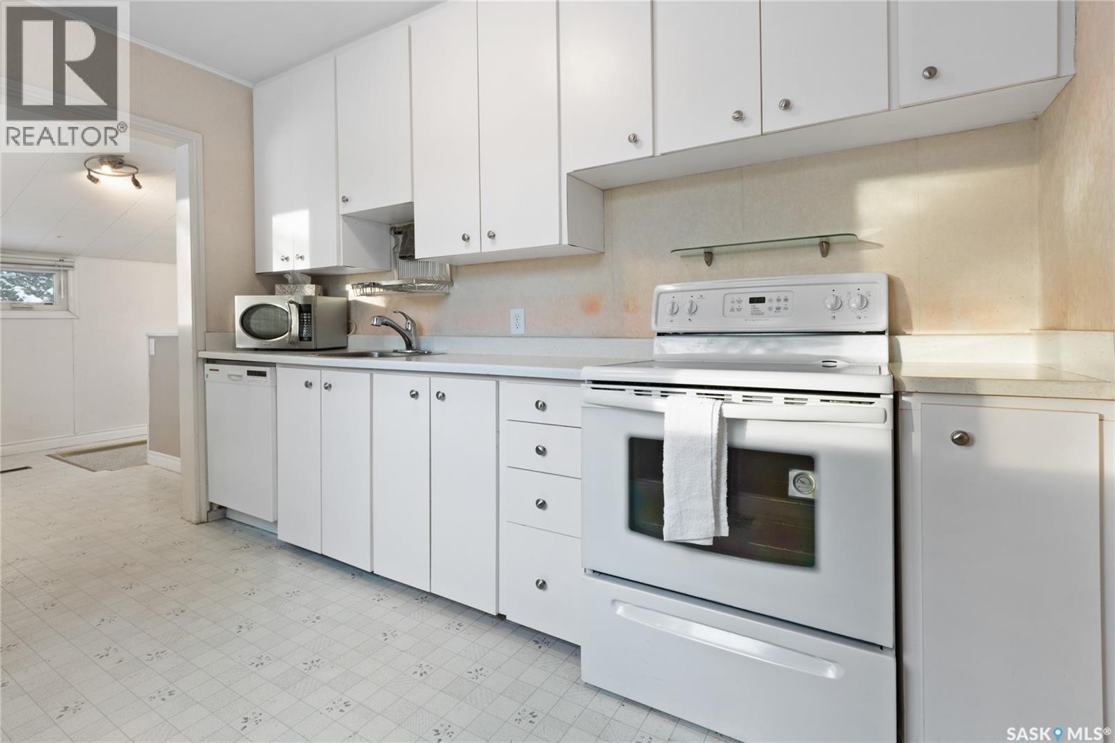 1535 2nd Avenue N, Saskatoon, Saskatchewan  S7K 2E9 - Photo 8 - SK025687