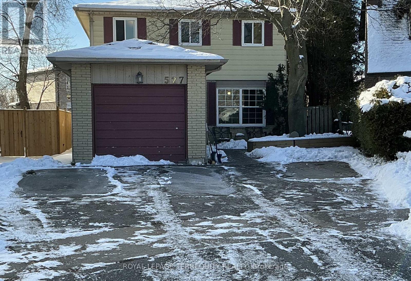 527 CARMELLO COURT, pickering (west shore), Ontario