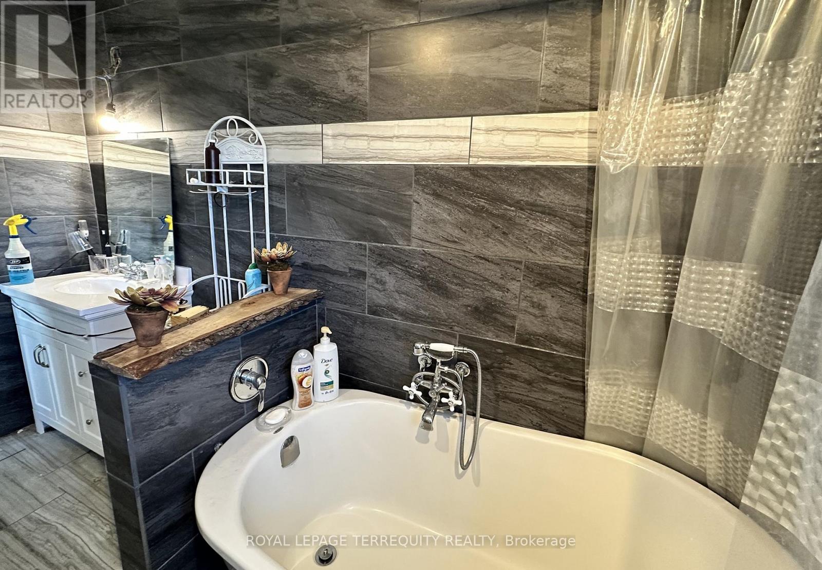 527 Carmello Court, Pickering, Ontario  L1W 2Z4 - Photo 28 - E12635998