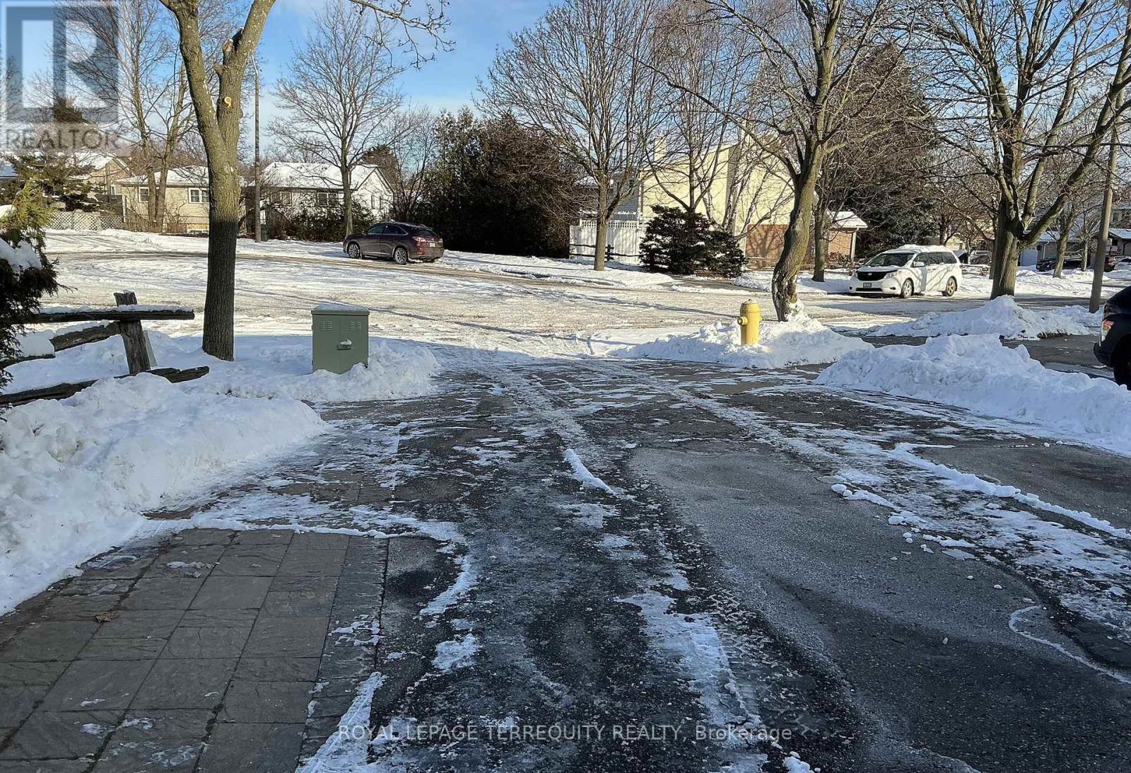 527 Carmello Court, Pickering, Ontario  L1W 2Z4 - Photo 3 - E12635998