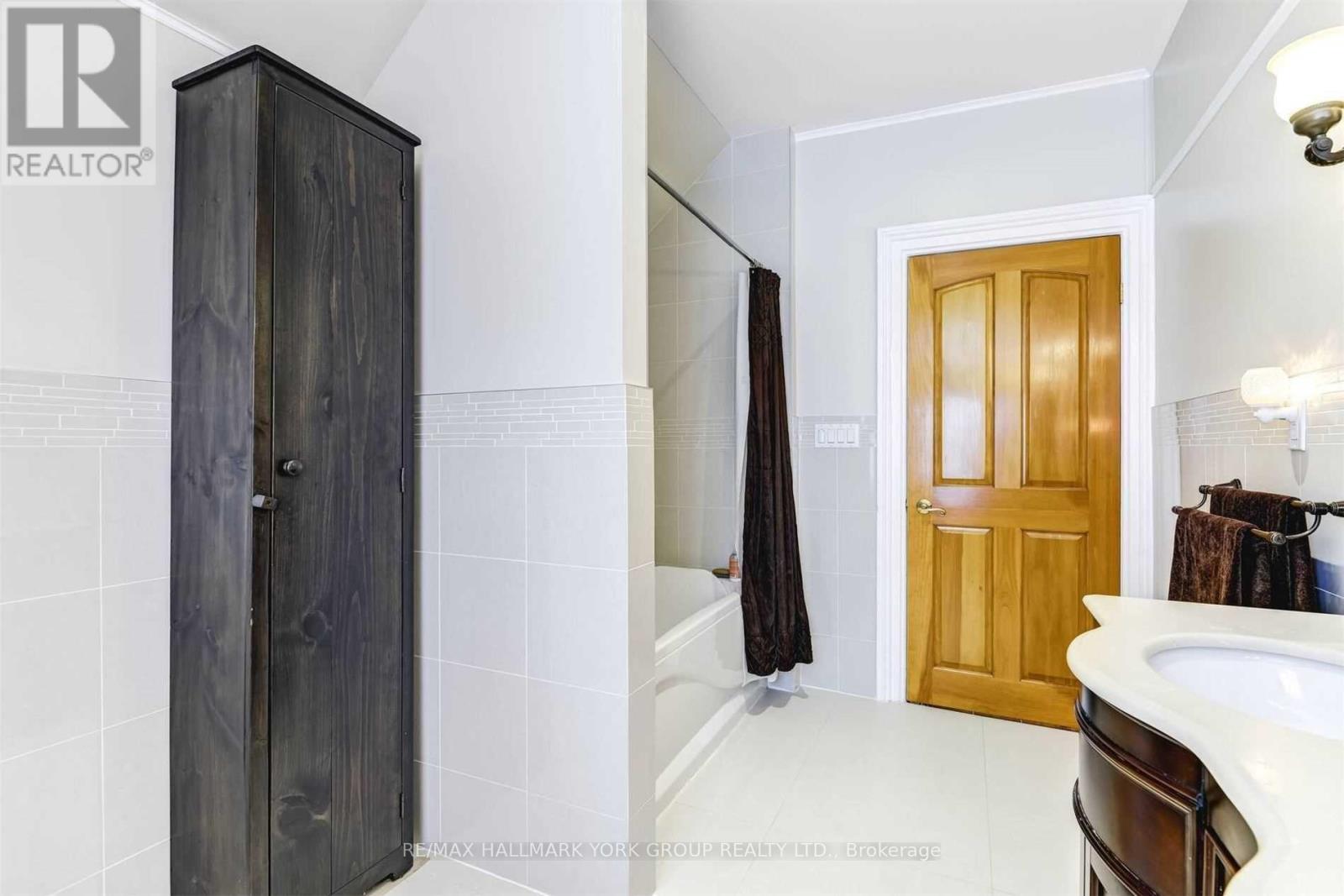 6 Church Street, King (Schomberg), Ontario L0G 1T0 - Photo 30 - N12430475