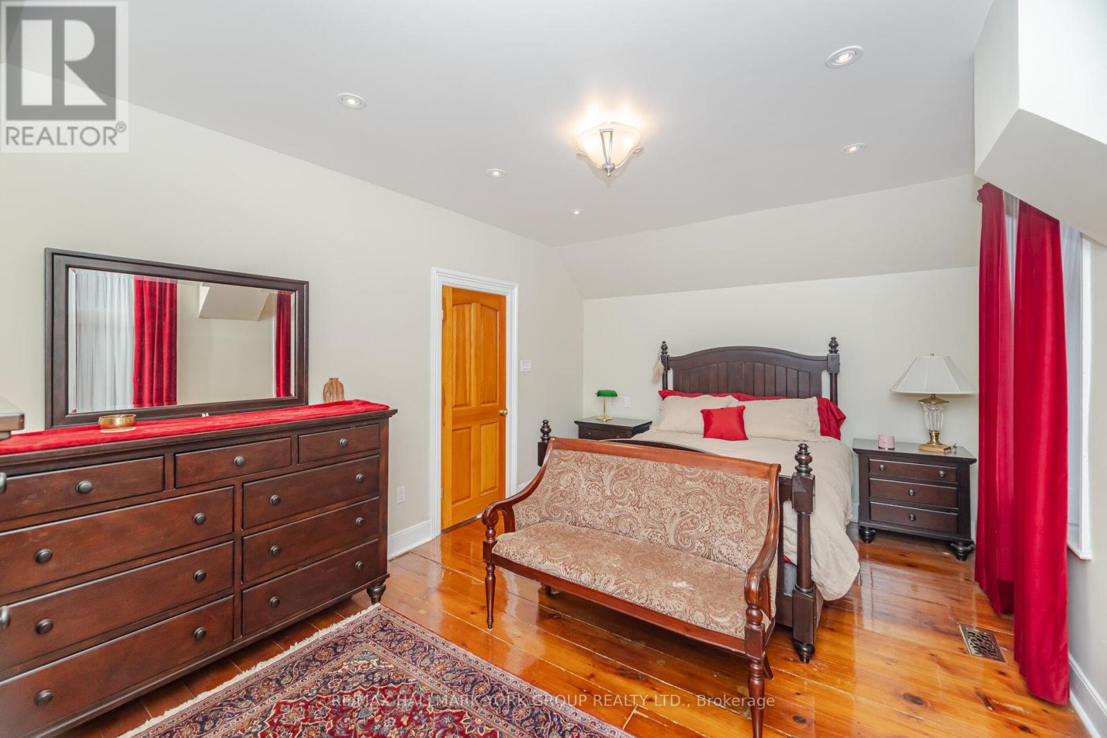 6 Church Street, King (Schomberg), Ontario L0G 1T0 - Photo 22 - N12430475