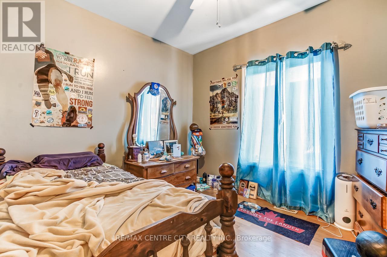 328 Erie Street, Central Elgin, Ontario  N5L 1E3 - Photo 23 - X12432834