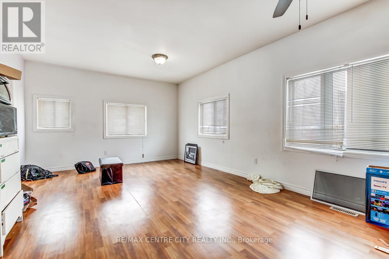 328 Erie Street, Central Elgin, Ontario  N5L 1E3 - Photo 17 - X12432834