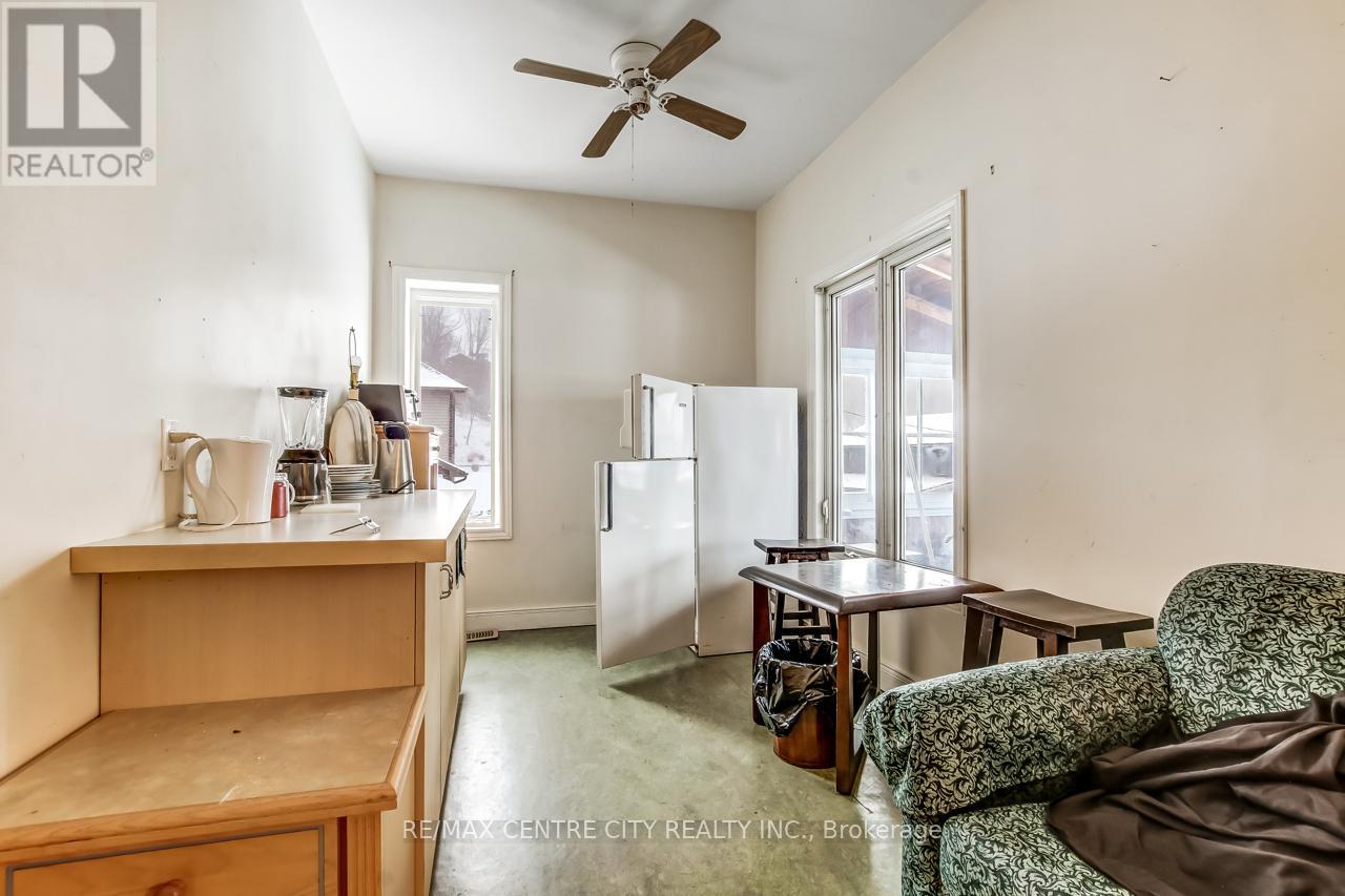 328 Erie Street, Central Elgin, Ontario  N5L 1E3 - Photo 8 - X12432834