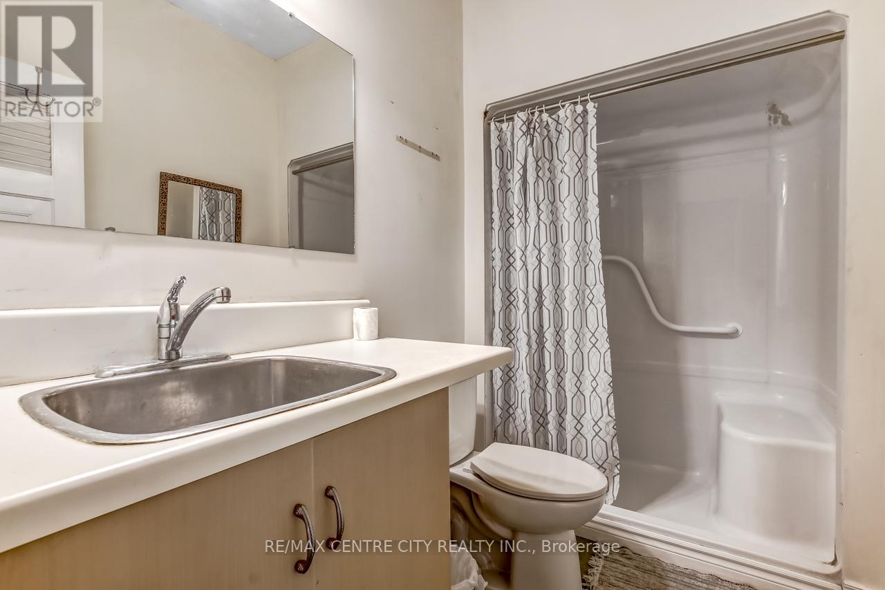 328 Erie Street, Central Elgin, Ontario  N5L 1E3 - Photo 9 - X12432834