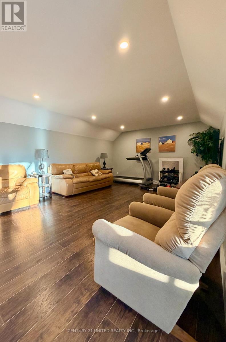 45 Kenedon Drive, Kawartha Lakes (Emily), Ontario  K0L 2W0 - Photo 40 - X12636448