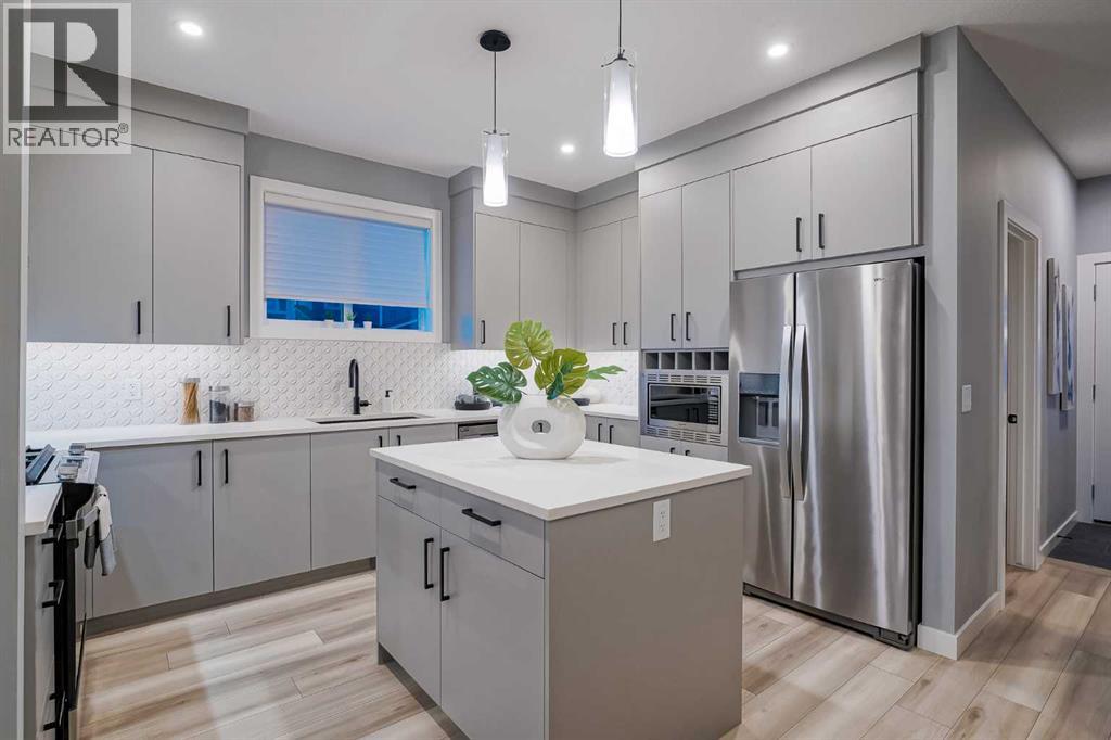 957 West Lakeview Drive, Chestermere, Alberta  T1X 2N3 - Photo 9 - A2272054