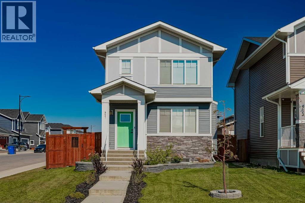 957 West Lakeview Drive, Chestermere, Alberta  T1X 2N3 - Photo 38 - A2272054