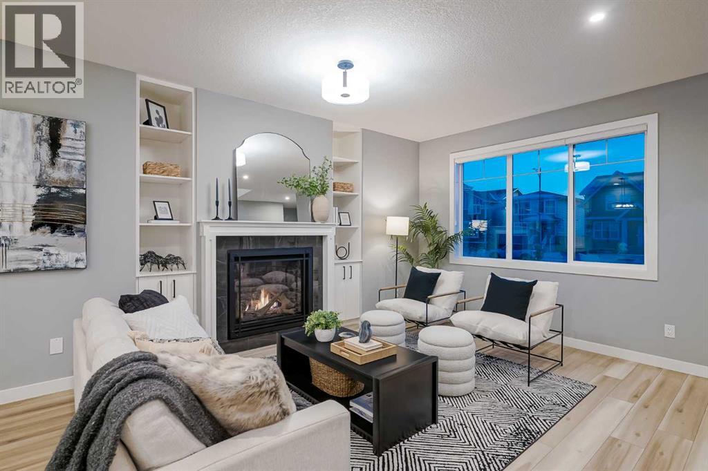 957 West Lakeview Drive, Chestermere, Alberta  T1X 2N3 - Photo 2 - A2272054