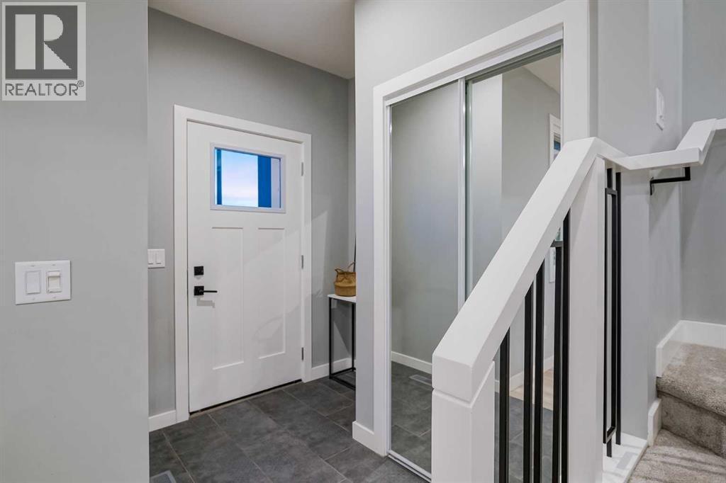 957 West Lakeview Drive, Chestermere, Alberta  T1X 2N3 - Photo 6 - A2272054