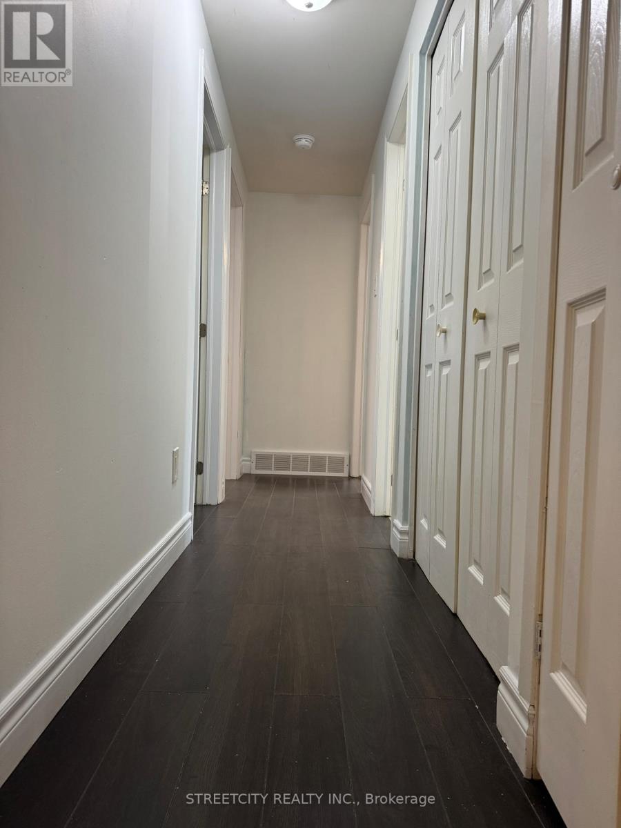 102 Paperbirch Crescent, London North, Ontario  N6G 1L7 - Photo 11 - X12636308