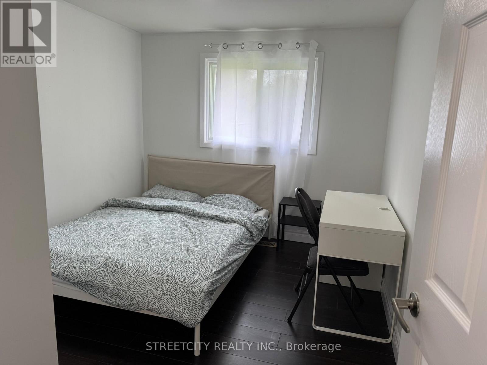 102 Paperbirch Crescent, London North, Ontario  N6G 1L7 - Photo 12 - X12636308