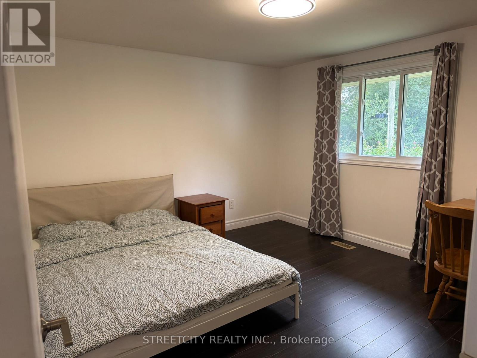 102 Paperbirch Crescent, London North, Ontario  N6G 1L7 - Photo 13 - X12636308