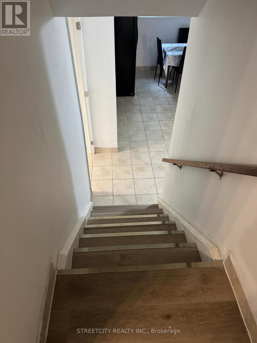 102 Paperbirch Crescent, London North, Ontario  N6G 1L7 - Photo 18 - X12636308