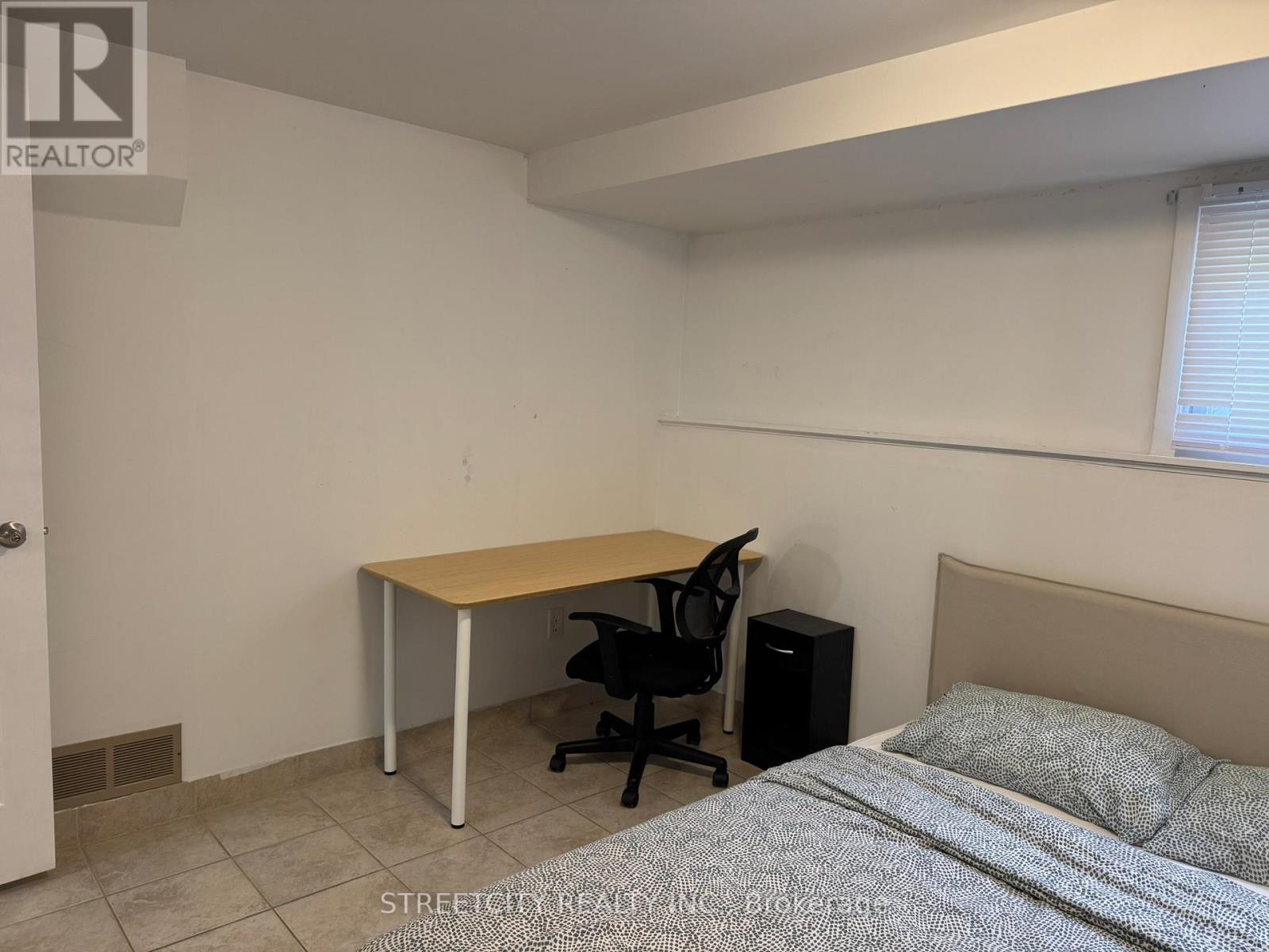 102 Paperbirch Crescent, London North, Ontario  N6G 1L7 - Photo 21 - X12636308