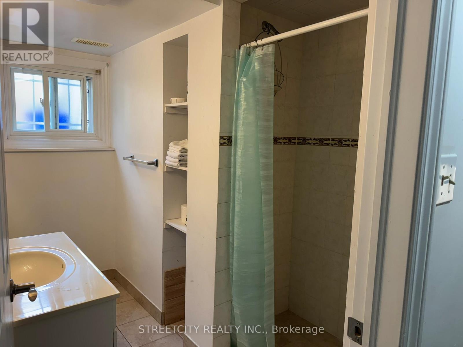 102 Paperbirch Crescent, London North, Ontario  N6G 1L7 - Photo 22 - X12636308