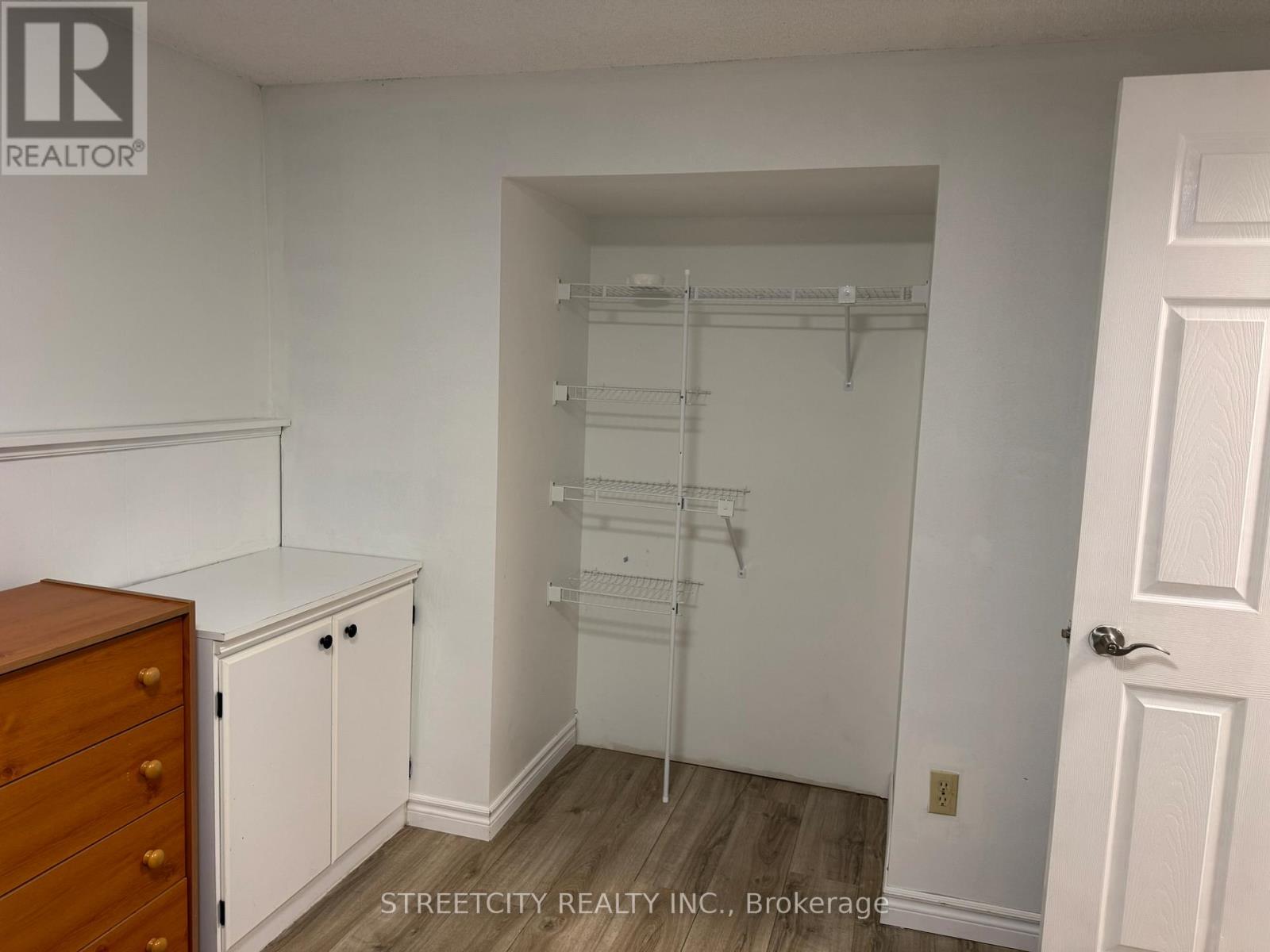 102 Paperbirch Crescent, London North, Ontario  N6G 1L7 - Photo 26 - X12636308