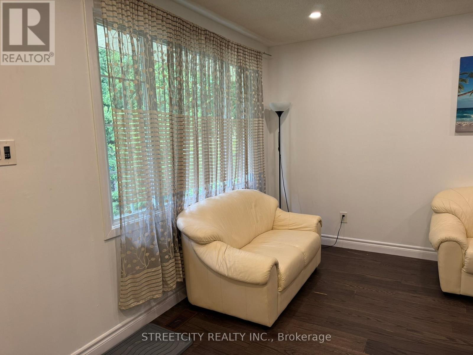 102 Paperbirch Crescent, London North, Ontario  N6G 1L7 - Photo 5 - X12636308